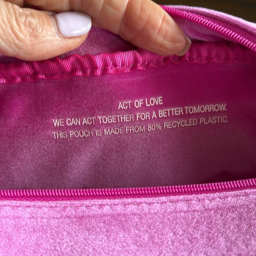 NIP Valentino Rose Pink Velvet Zip BAG - Picture 5 of 8